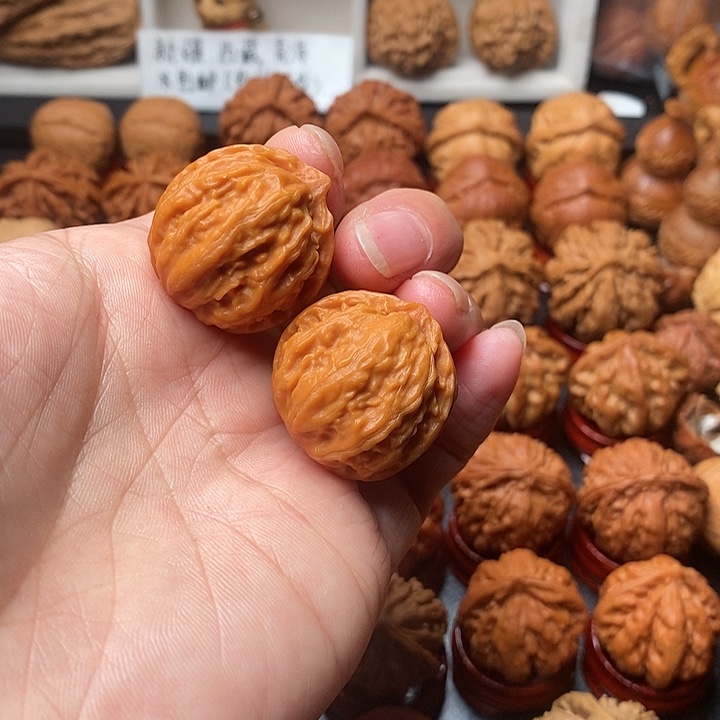 文玩核桃吊坠粗筋