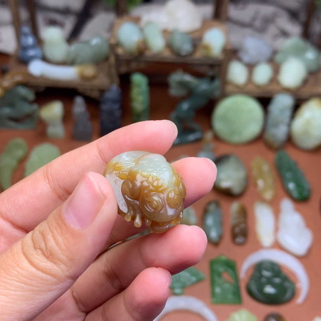 和田玉未镶嵌挂件