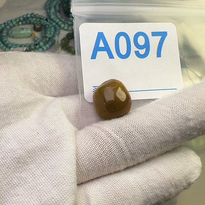 南红玛瑙未镶嵌珠宝奇石