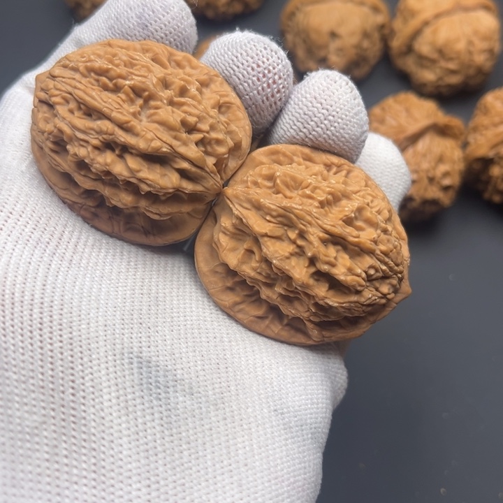 文玩核桃吊坠虎头38