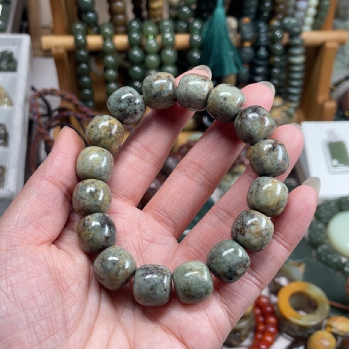 【闪购商品】岫岩河磨玉（透闪石质玉）手链未镶嵌