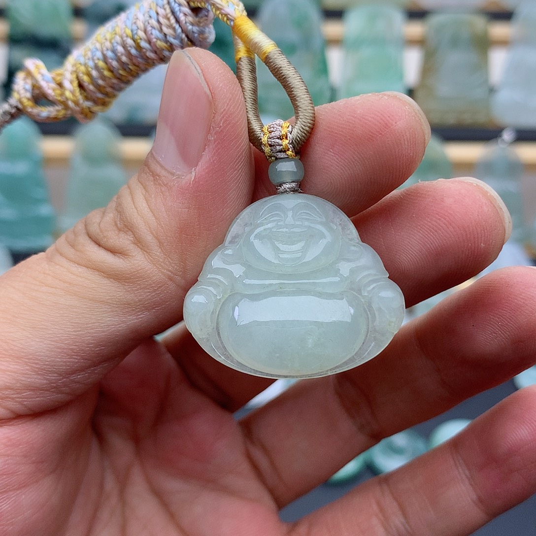 翡翠未镶嵌颈饰佛公