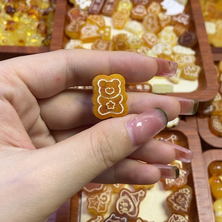 琥珀未镶嵌珠宝奇石原皮