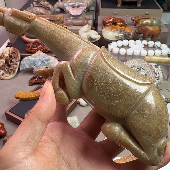 亚***辛和田玉（糖玉）未镶嵌颈饰