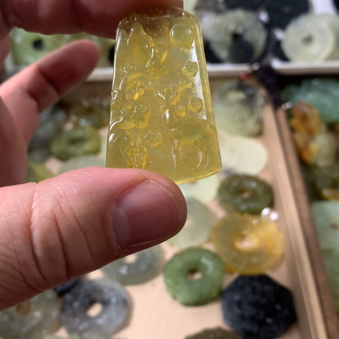 【闪购商品】蛇纹石玉颈饰未镶嵌