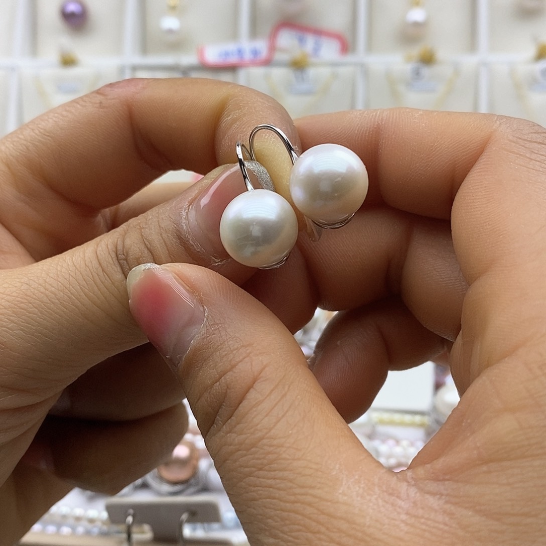 淡水珍珠吊坠(赠链)银S925镶嵌