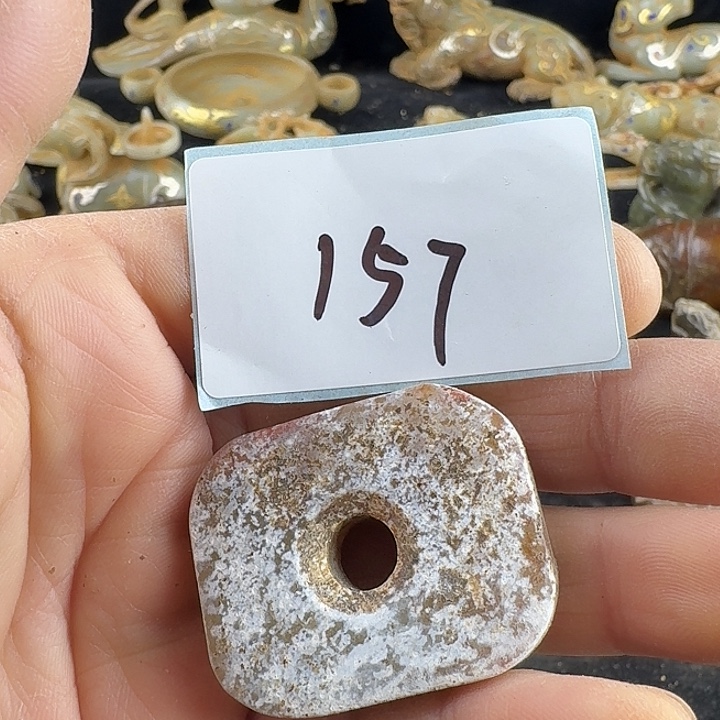 无***悔和田玉未镶嵌颈饰