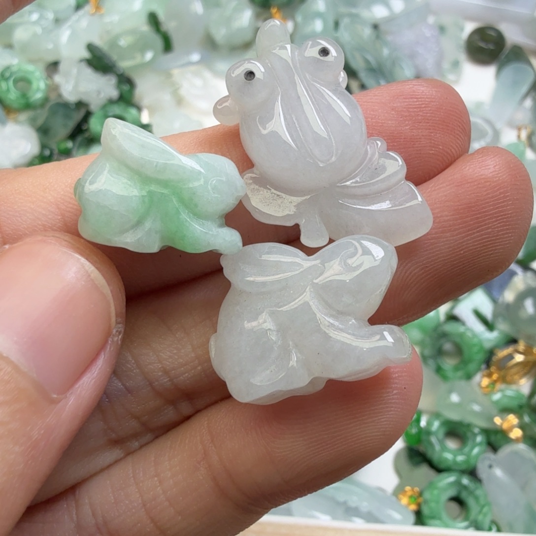 翡翠未镶嵌颈饰27