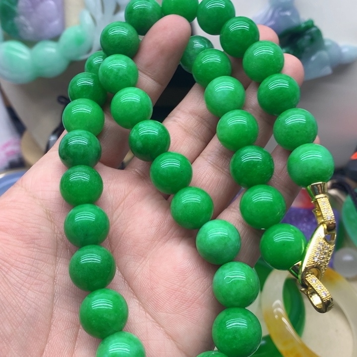 翡翠颈饰未镶嵌吊坠