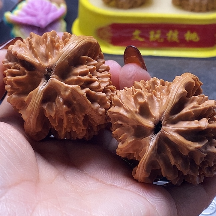 小***生文玩核桃吊坠招财鼠