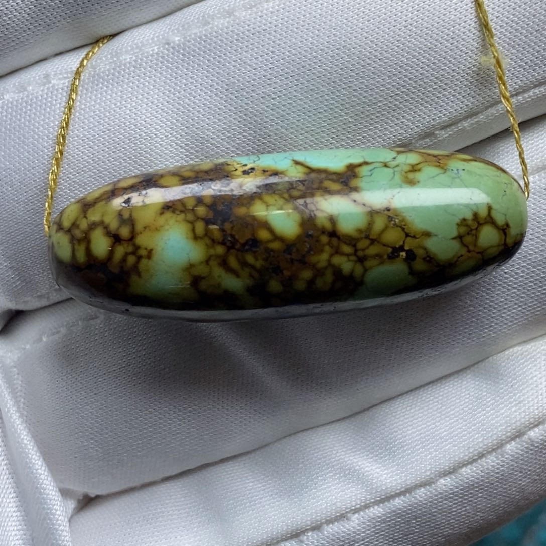 绿松石未镶嵌颈饰