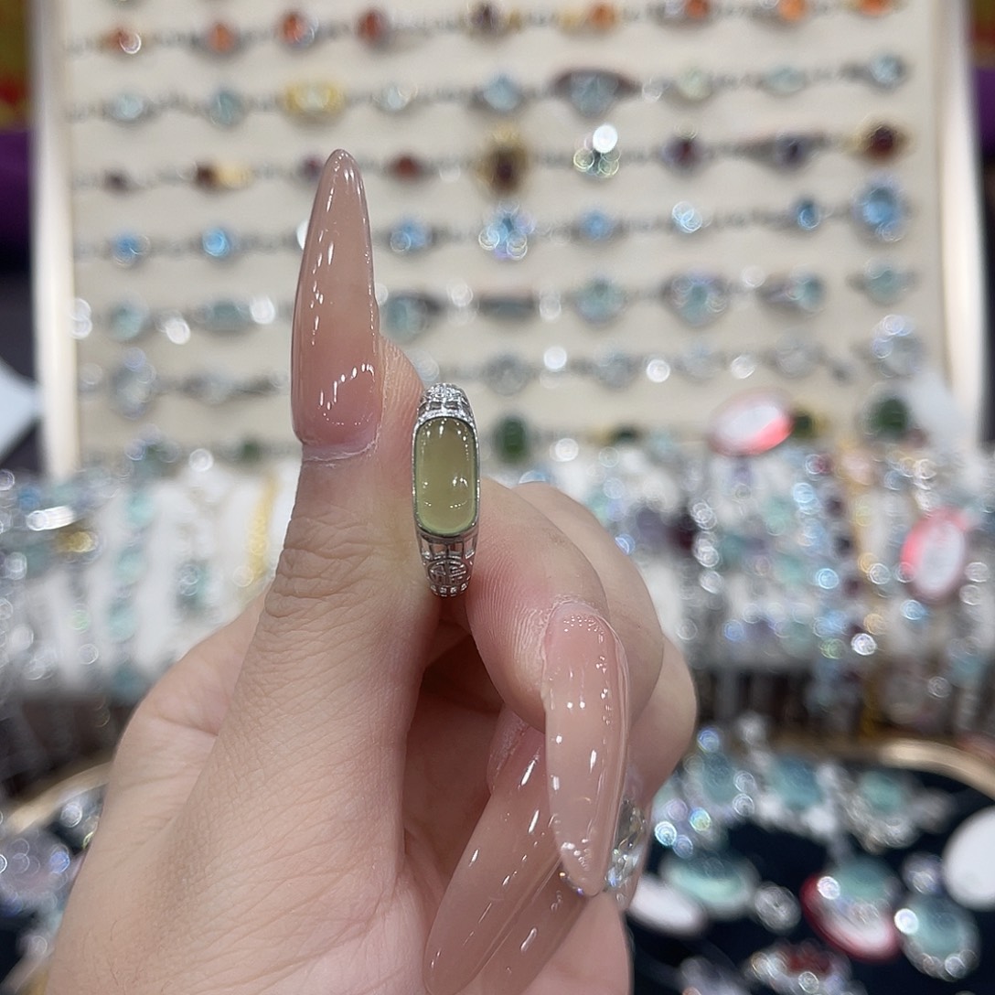 袁***呐蛇纹石玉银S925镶嵌戒指