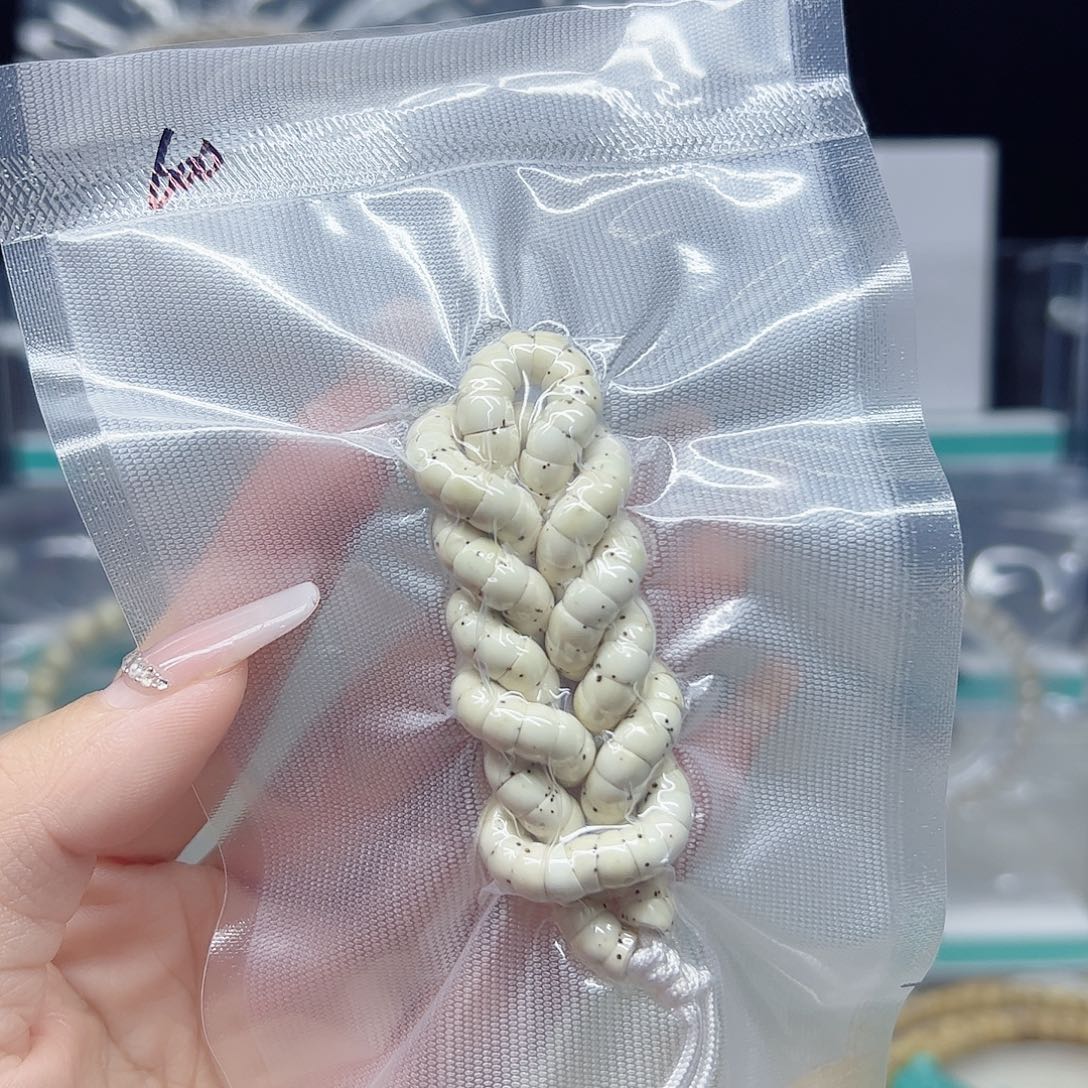 乘***黄星月菩提吊坠原白5.8左右微氧化