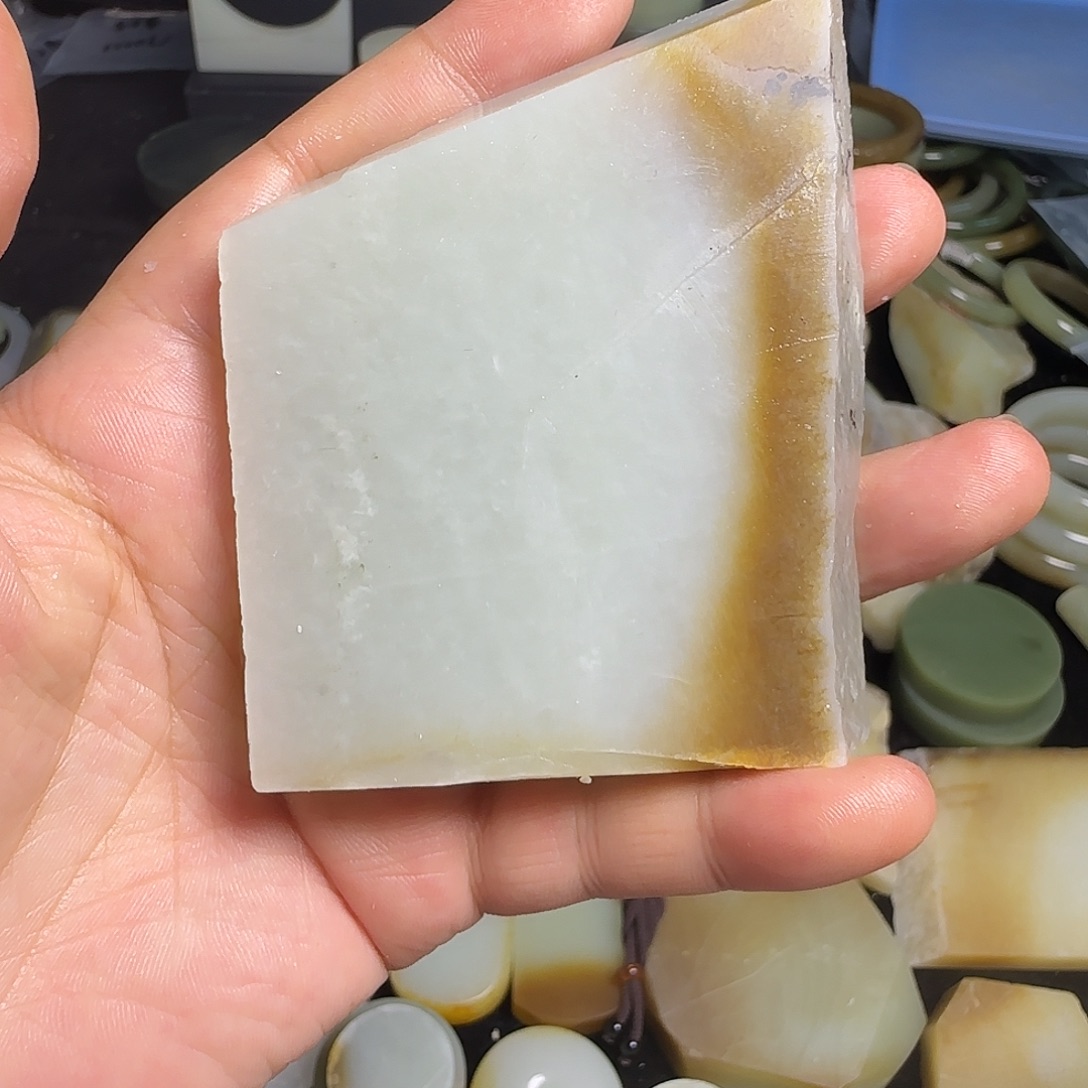 未镶嵌和田玉（糖玉）珠宝半成品