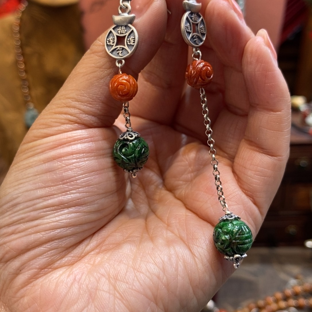 翡翠吊坠(赠链)未镶嵌