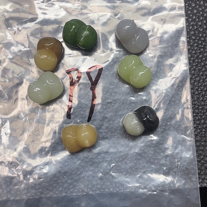 醉***k和田玉（糖玉）未镶嵌颈饰