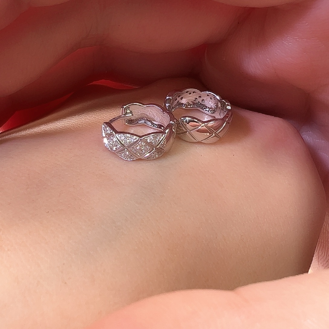 钻石耳饰18K金镶嵌白金满钻菱格耳环