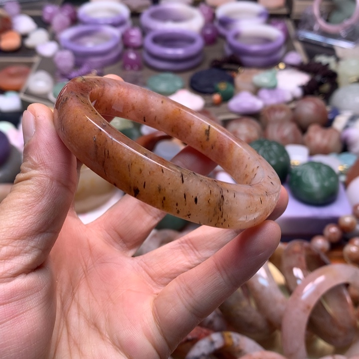 石英岩玉未镶嵌手镯61.5方方