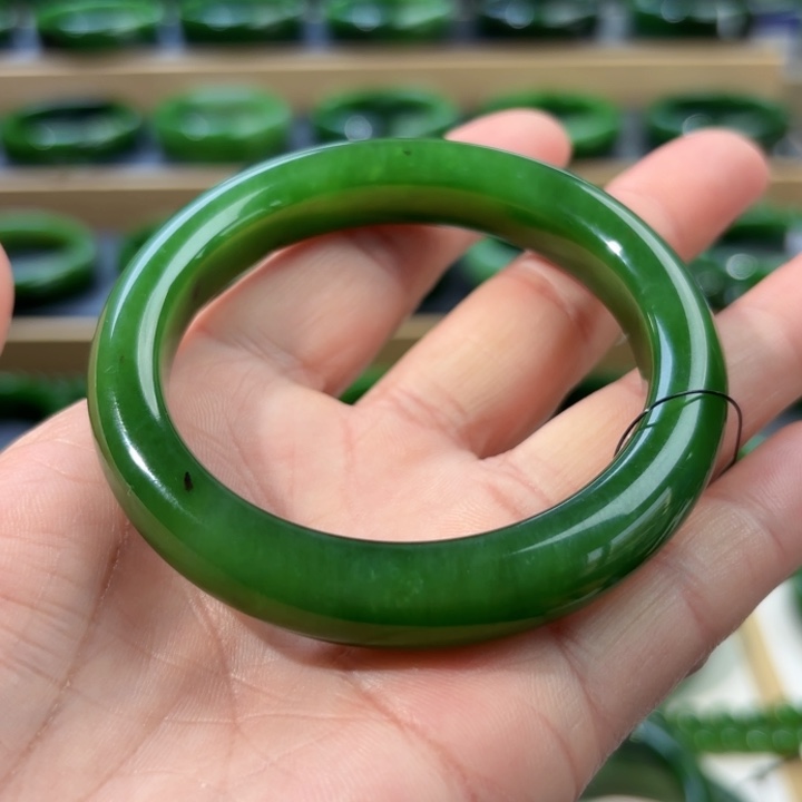 未镶嵌手镯和田玉（碧玉）