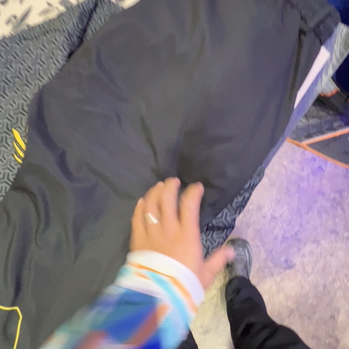 馬*.800度8字冲锋裤L码一件