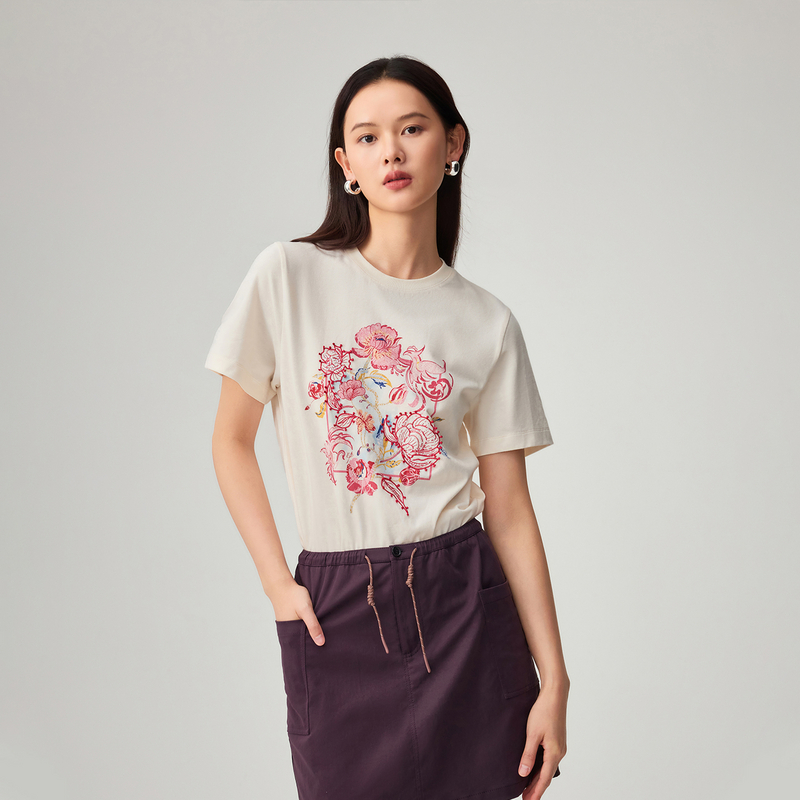 EP雅莹2026早春新款女装 简约棉质印花刺绣宽松圆领短袖T恤5321A
