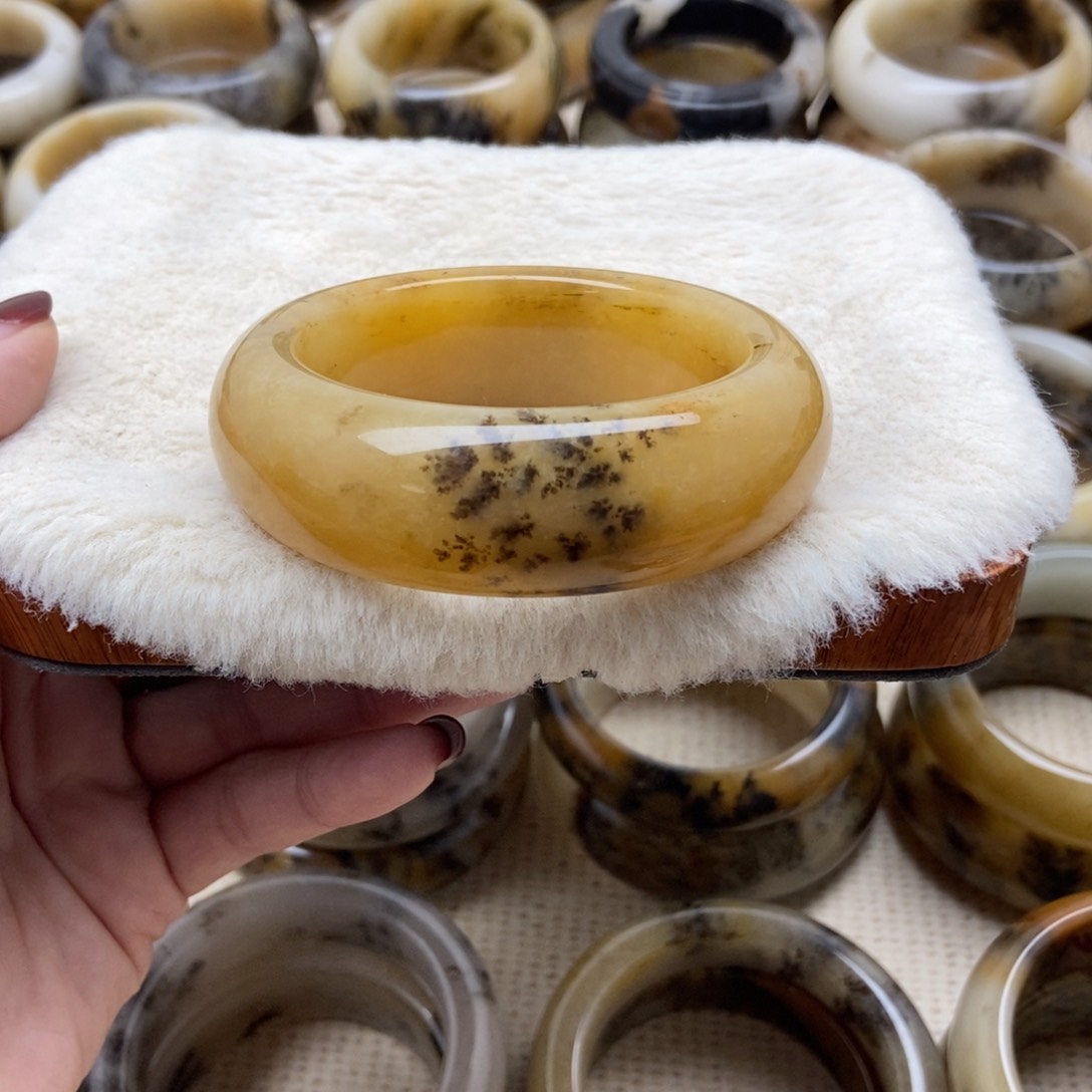 未镶嵌手镯石英质玉56加口径880米