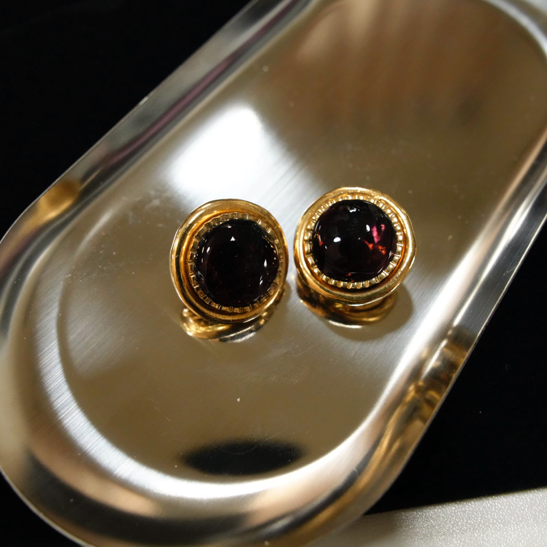 Chanel浇筑琉璃94年耳夹耳环紫红色