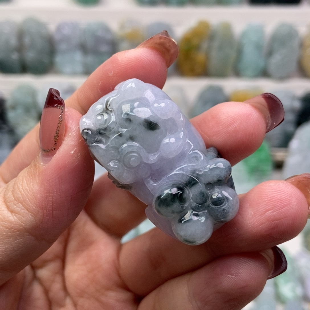 翡翠吊坠(赠链)未镶嵌天***酒