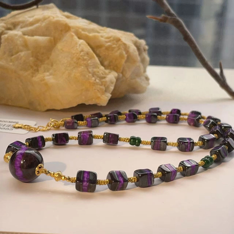 舒俱来火焰红丝绒方珠翡翠项链18k/42cm/3-5mm/AZB3685/编码多样