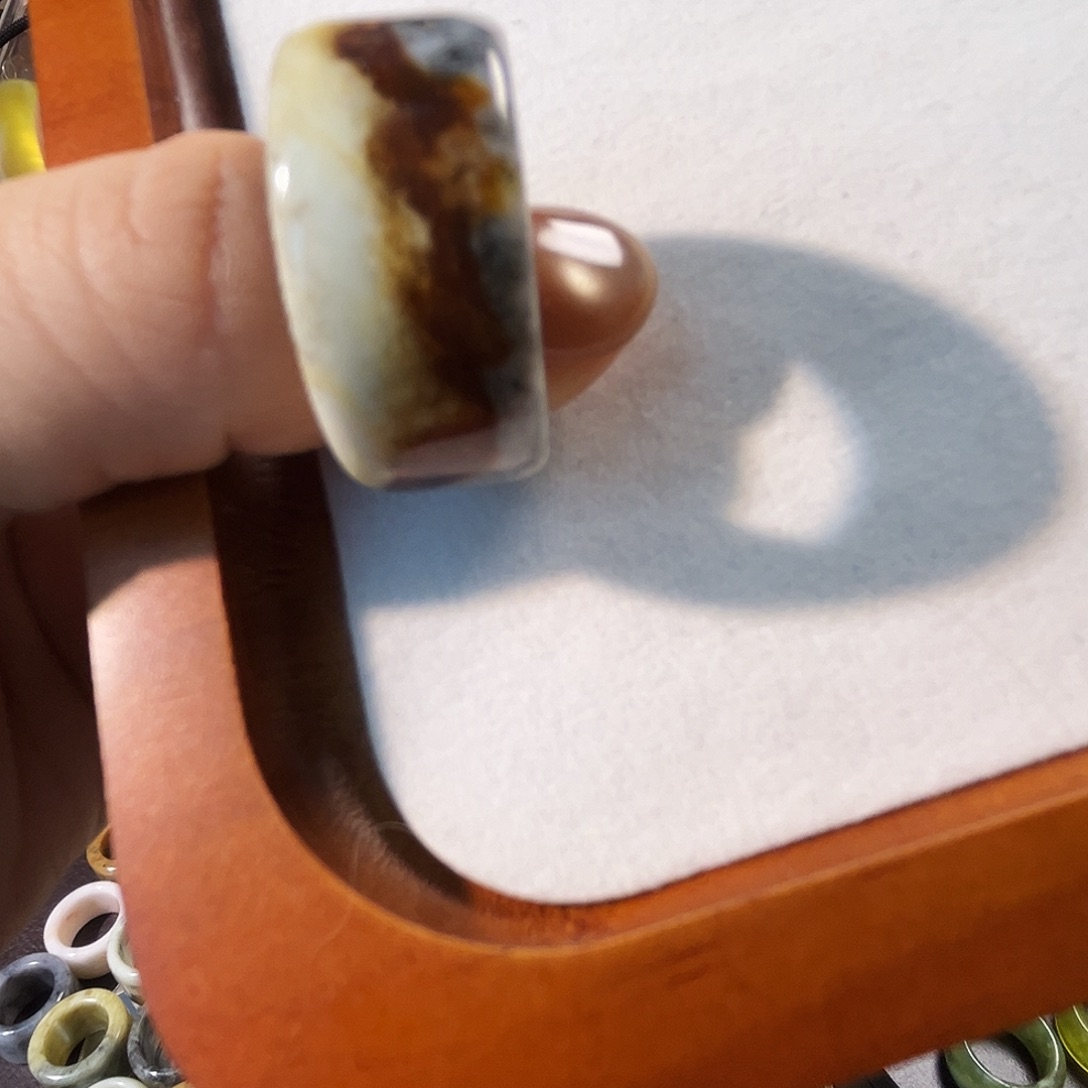 蛇纹石玉未镶嵌戒指