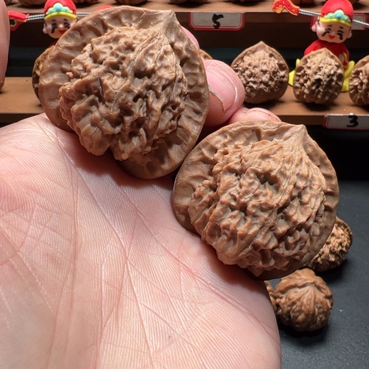 用***5吊坠文玩核桃盘龙纹