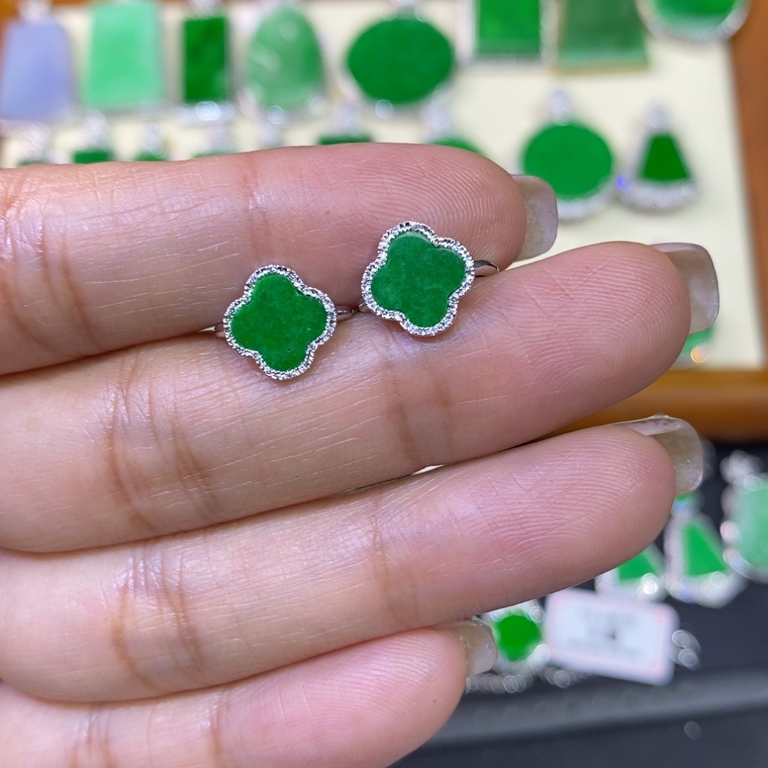 翡翠耳饰18K金镶嵌耳饰