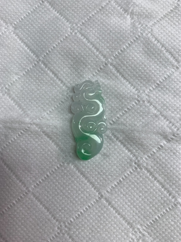 玉如军意翡翠珠宝