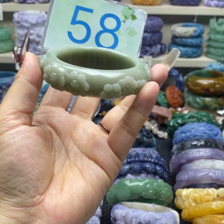 未镶嵌手镯石英岩玉