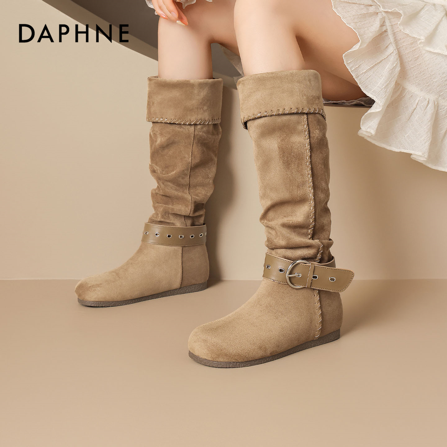 Daphne/达芙妮皮带扣增高堆堆靴女时装靴2025年新款瘦瘦骑士靴