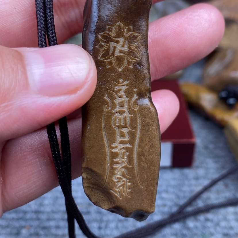 【闪购商品】原石雕刻手把件