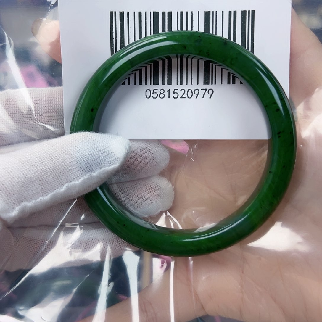 和田玉（碧玉）手镯未镶嵌60