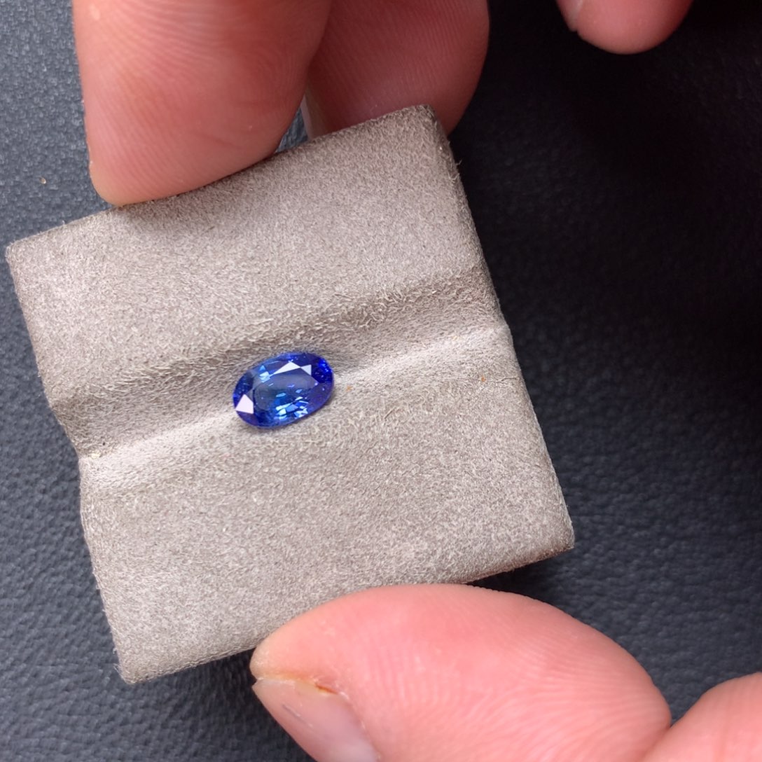 裸石彩色蓝宝石1.055ct裸石
