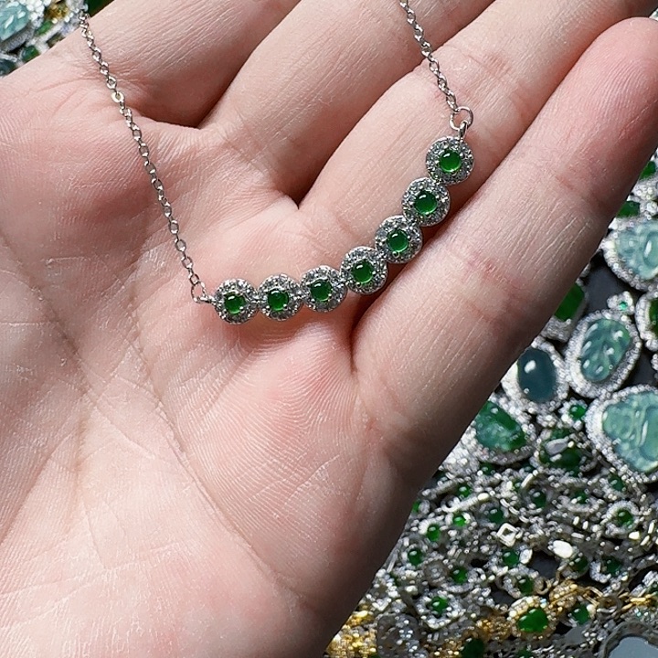 翡翠颈饰未镶嵌天然A货翡翠放漏