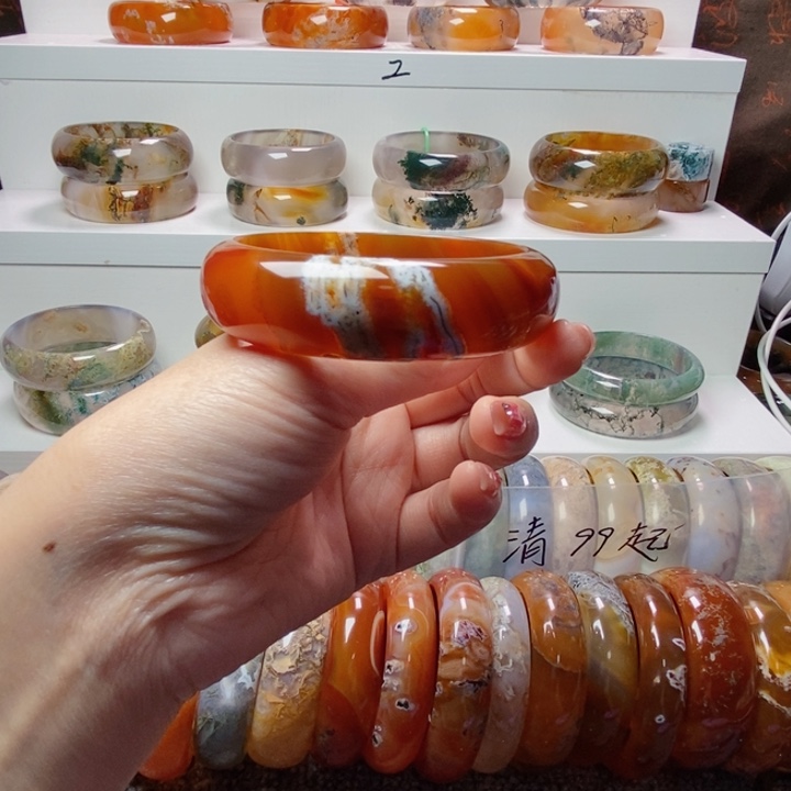 玛瑙/玉髓手镯未镶嵌霞*