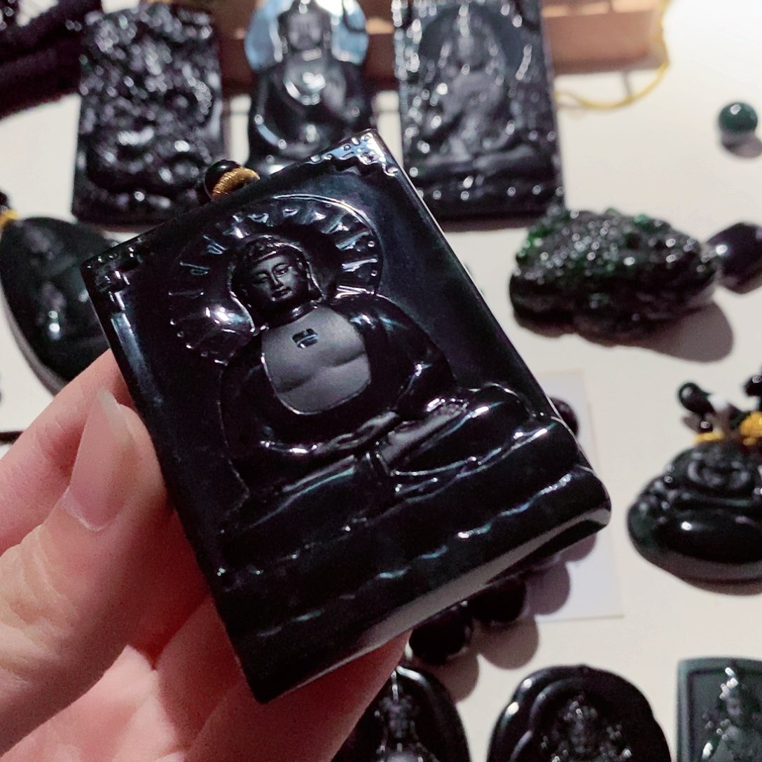 翡翠颈饰未镶嵌翡翠a