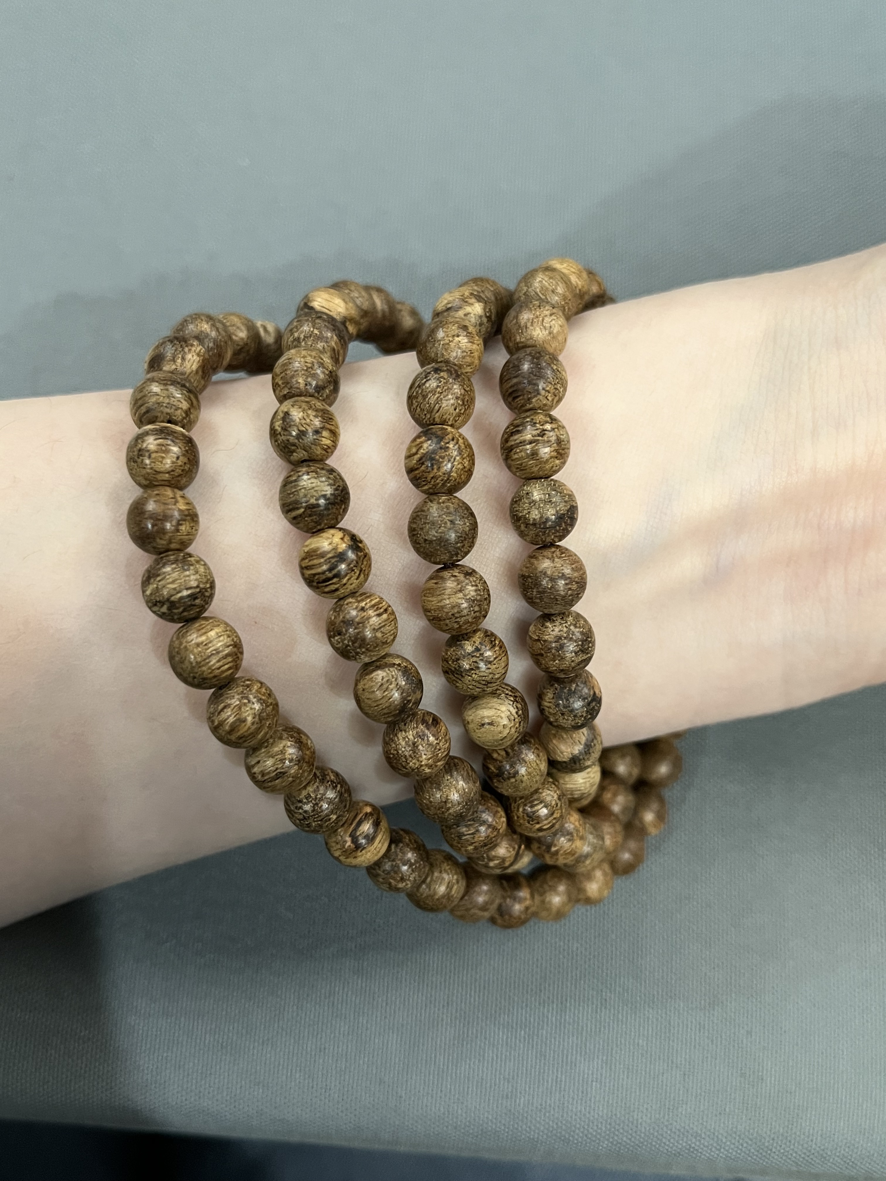 正区文莱老料0.7*108沉香手链Y0480