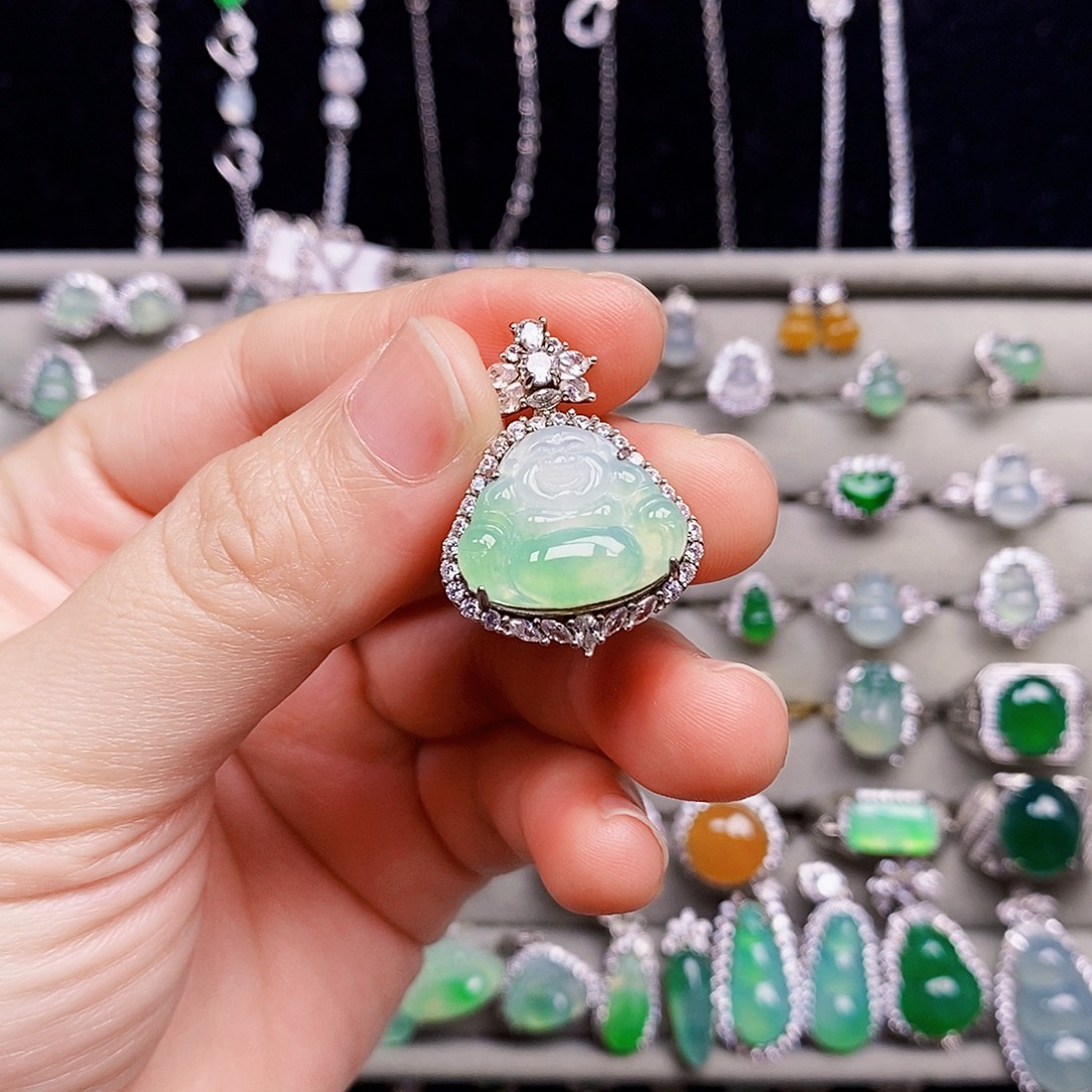 翡翠银S925镶嵌颈饰佛公