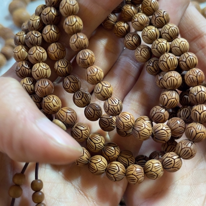 糯***湖其他檀香木0.7老山檀香雕刻