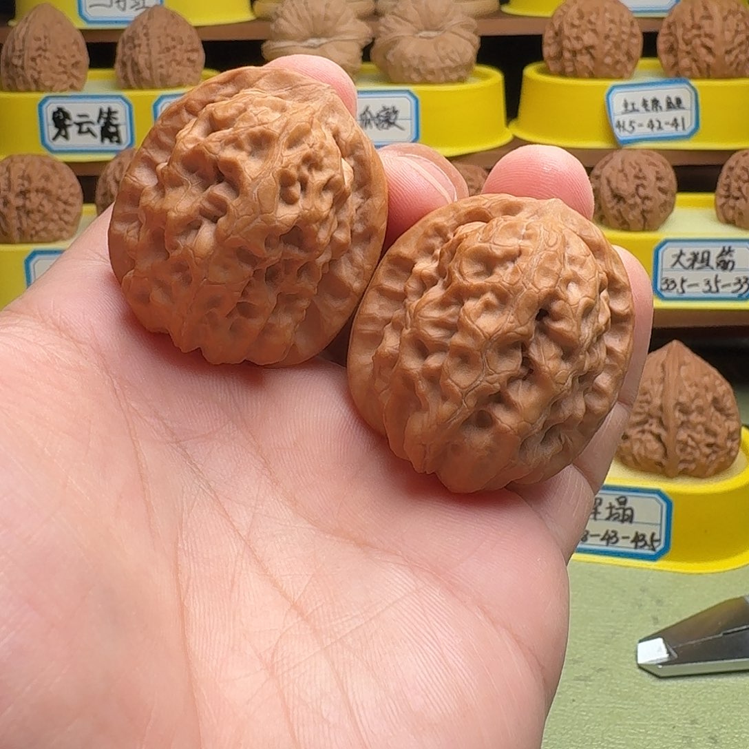 文玩核桃吊坠平谷霸王37.5-38.5-40全品44.8克