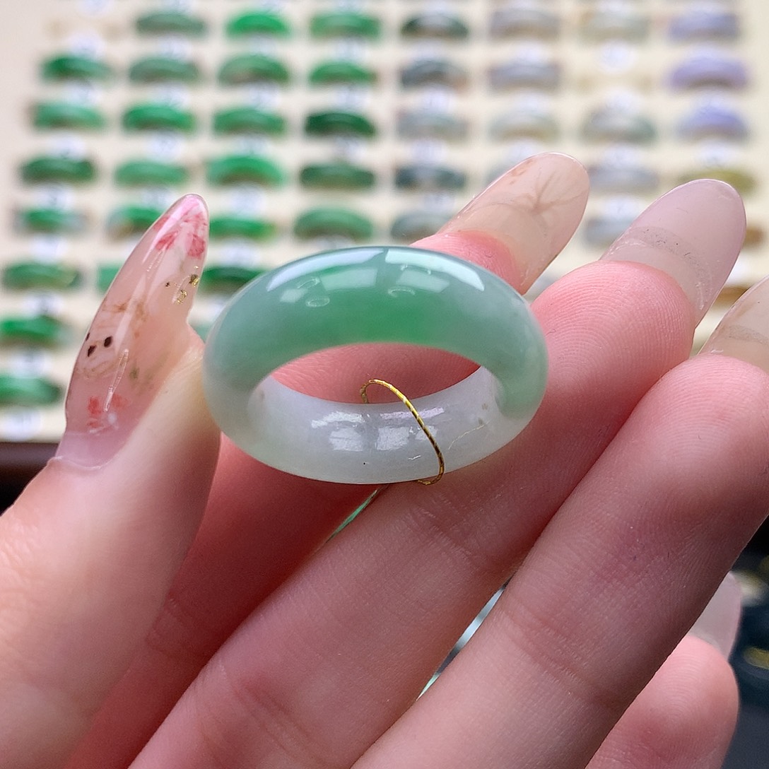 翡翠未镶嵌戒指港16
