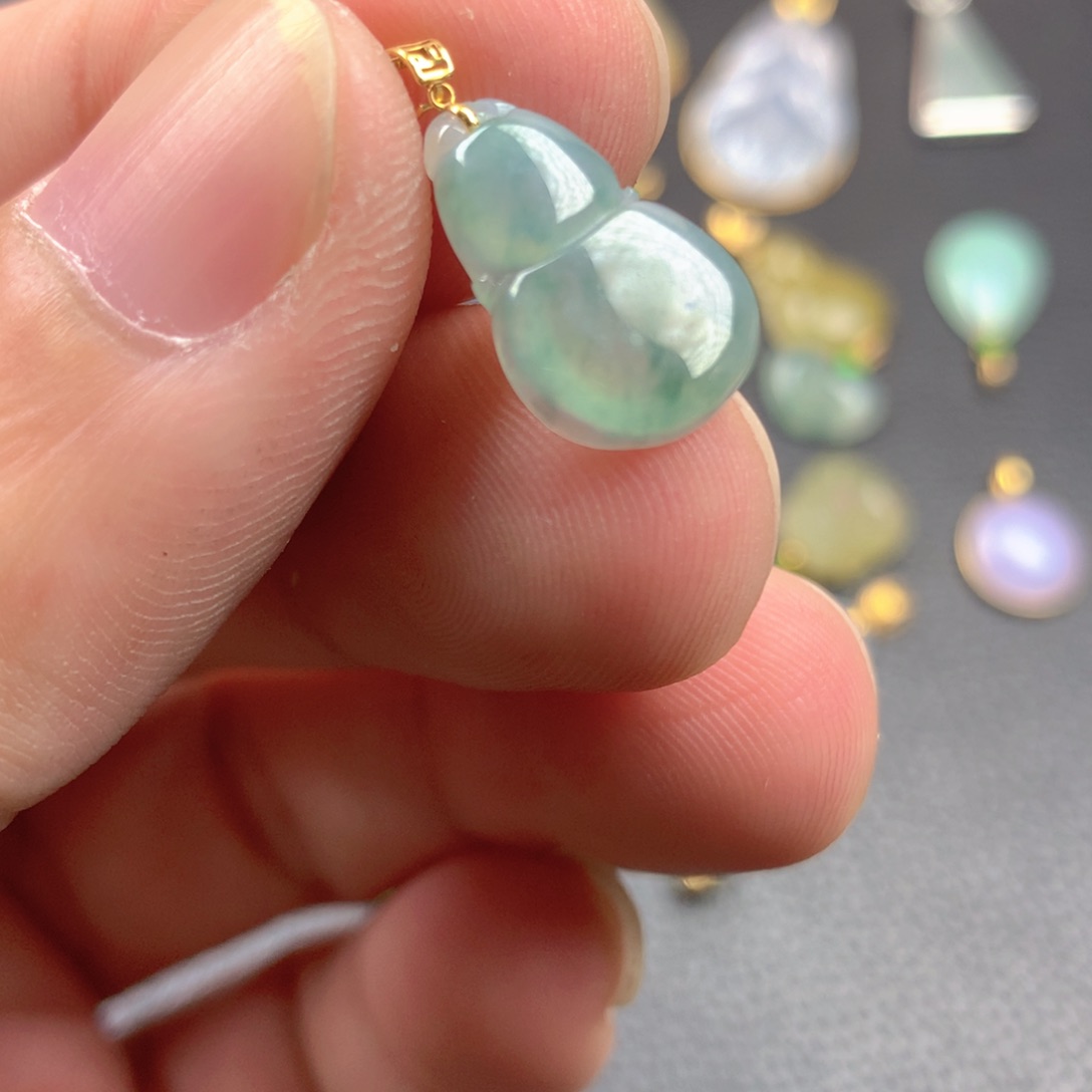 【闪购商品】颈饰18K金镶嵌翡翠翡翠 