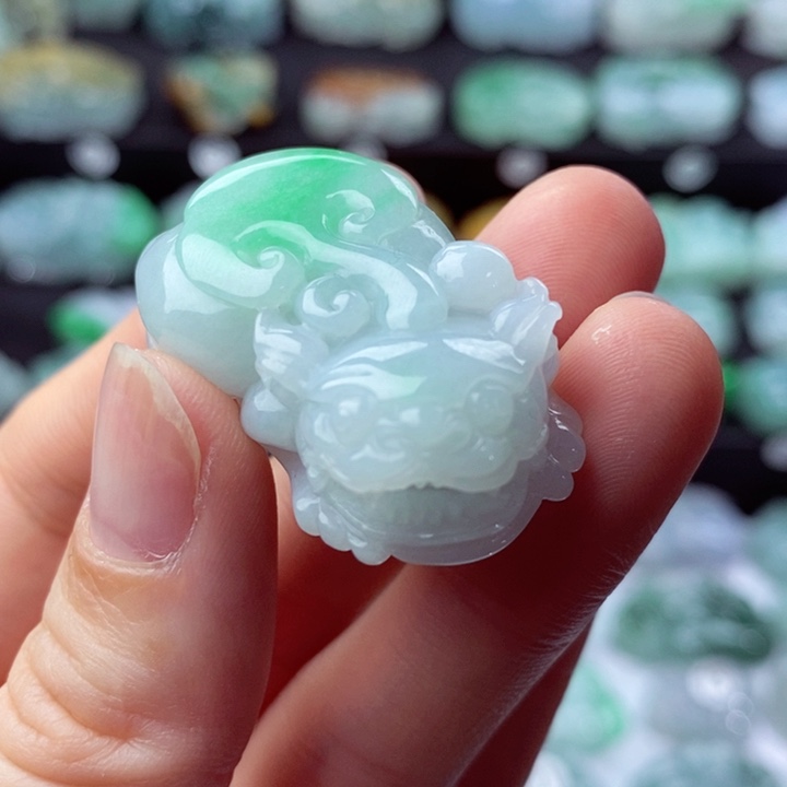 翡翠颈饰未镶嵌天然