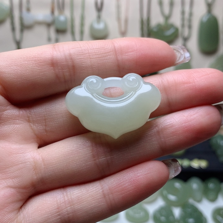 和田玉吊坠未镶嵌