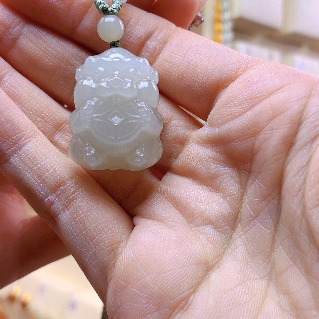 和田玉吊坠(赠链)未镶嵌宗*